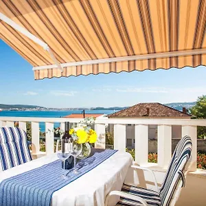 https://apartments-barbara-trogir.hotels-in-trogir.com